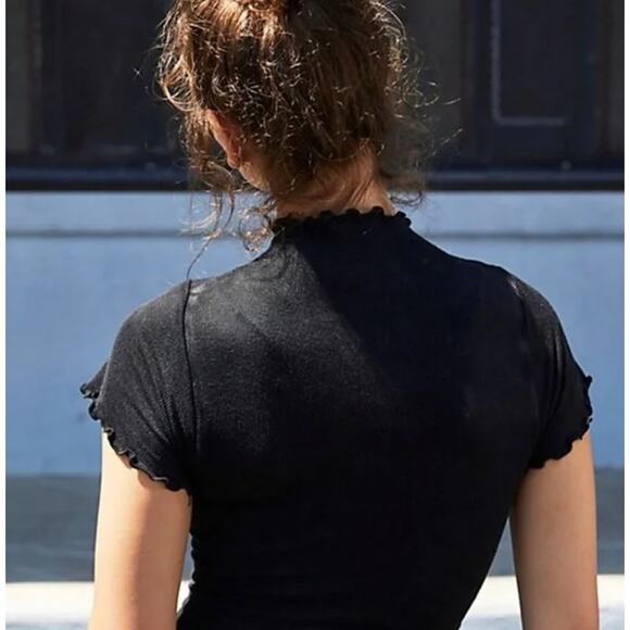 FP MOVEMENT Madeline Funnel Baby Tee Black Ribbed Crop Length Top Women's XS/S - Picture 5 of 10